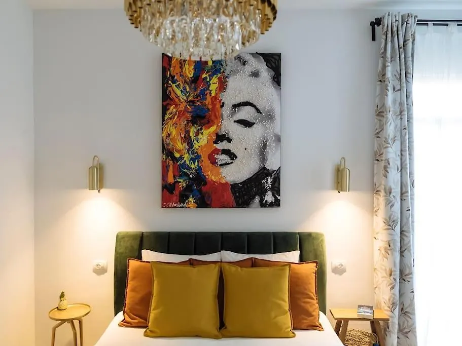 Le Bijou De Marilyn Apartment Bucharest 0*,